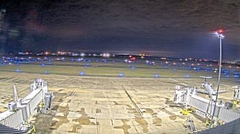 Weather camera view of Lake Charles Rgnl Arpt terminal bldg.