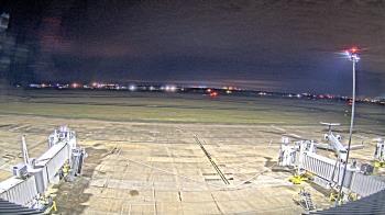 Weather camera view of Lake Charles Rgnl Arpt terminal bldg.