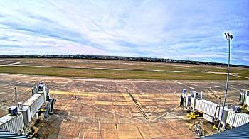 Weather camera view of Lake Charles Rgnl Arpt terminal bldg.