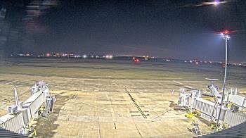 Weather camera view of Lake Charles Rgnl Arpt terminal bldg.