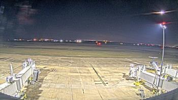 Weather camera view of Lake Charles Rgnl Arpt terminal bldg.