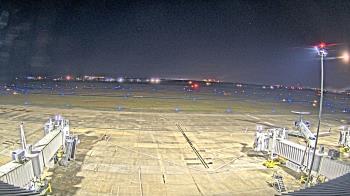 Weather camera view of Lake Charles Rgnl Arpt terminal bldg.