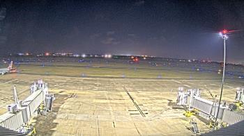 Weather camera view of Lake Charles Rgnl Arpt terminal bldg.