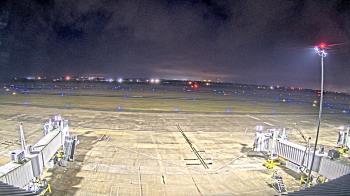 Weather camera view of Lake Charles Rgnl Arpt terminal bldg.