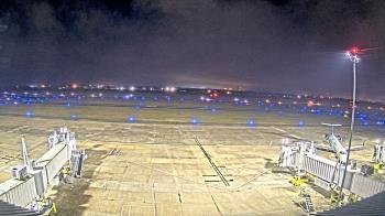 Weather camera view of Lake Charles Rgnl Arpt terminal bldg.