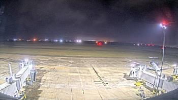 Weather camera view of Lake Charles Rgnl Arpt terminal bldg.