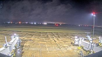 Weather camera view of Lake Charles Rgnl Arpt terminal bldg.