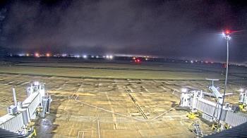 Weather camera view of Lake Charles Rgnl Arpt terminal bldg.