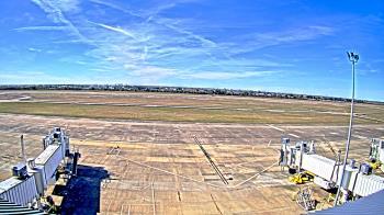 Weather camera view of Lake Charles Rgnl Arpt terminal bldg.