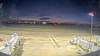 Weather camera view of Lake Charles Rgnl Arpt terminal bldg.