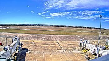 Weather camera view of Lake Charles Rgnl Arpt terminal bldg.
