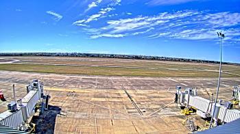 Weather camera view of Lake Charles Rgnl Arpt terminal bldg.