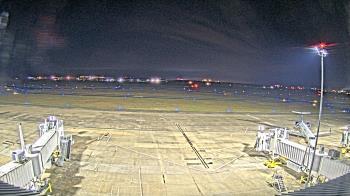 Weather camera view of Lake Charles Rgnl Arpt terminal bldg.