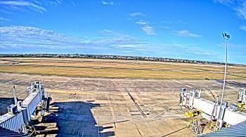 Weather camera view of Lake Charles Rgnl Arpt terminal bldg.