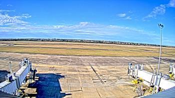 Weather camera view of Lake Charles Rgnl Arpt terminal bldg.