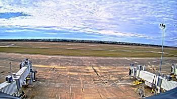 Weather camera view of Lake Charles Rgnl Arpt terminal bldg.