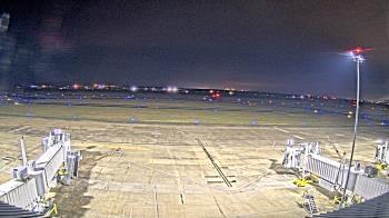 Weather camera view of Lake Charles Rgnl Arpt terminal bldg.