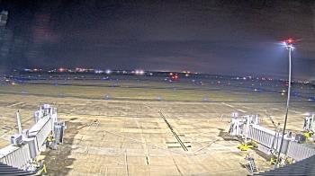 Weather camera view of Lake Charles Rgnl Arpt terminal bldg.