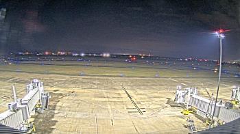 Weather camera view of Lake Charles Rgnl Arpt terminal bldg.