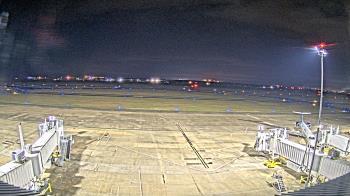 Weather camera view of Lake Charles Rgnl Arpt terminal bldg.