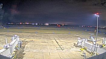 Weather camera view of Lake Charles Rgnl Arpt terminal bldg.
