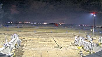 Weather camera view of Lake Charles Rgnl Arpt terminal bldg.