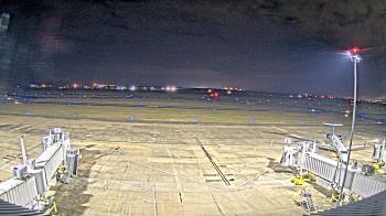 Weather camera view of Lake Charles Rgnl Arpt terminal bldg.