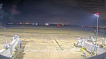 Weather camera view of Lake Charles Rgnl Arpt terminal bldg.