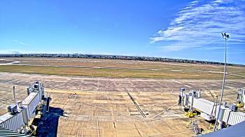 Weather camera view of Lake Charles Rgnl Arpt terminal bldg.