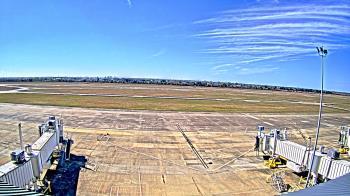 Weather camera view of Lake Charles Rgnl Arpt terminal bldg.