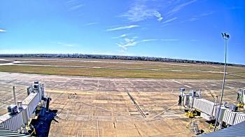 Weather camera view of Lake Charles Rgnl Arpt terminal bldg.