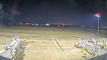 Weather camera view of Lake Charles Rgnl Arpt terminal bldg.