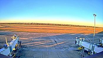 Weather camera view of Lake Charles Rgnl Arpt terminal bldg.