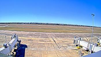 Weather camera view of Lake Charles Rgnl Arpt terminal bldg.