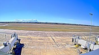 Weather camera view of Lake Charles Rgnl Arpt terminal bldg.