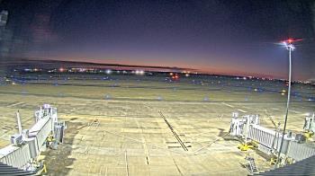 Weather camera view of Lake Charles Rgnl Arpt terminal bldg.