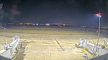 Weather camera view of Lake Charles Rgnl Arpt terminal bldg.