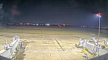Weather camera view of Lake Charles Rgnl Arpt terminal bldg.