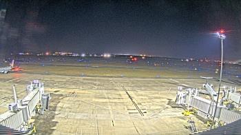 Weather camera view of Lake Charles Rgnl Arpt terminal bldg.