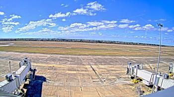 Weather camera view of Lake Charles Rgnl Arpt terminal bldg.