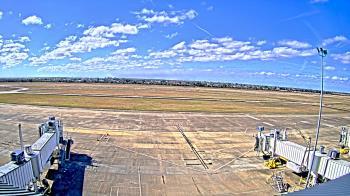 Weather camera view of Lake Charles Rgnl Arpt terminal bldg.
