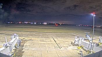 Weather camera view of Lake Charles Rgnl Arpt terminal bldg.