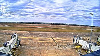 Weather camera view of Lake Charles Rgnl Arpt terminal bldg.