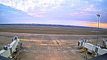 Weather camera view of Lake Charles Rgnl Arpt terminal bldg.
