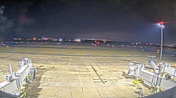 Weather camera view of Lake Charles Rgnl Arpt terminal bldg.