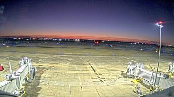 Weather camera view of Lake Charles Rgnl Arpt terminal bldg.