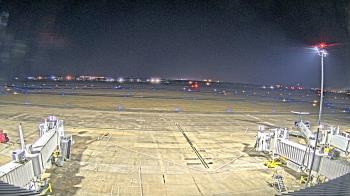 Weather camera view of Lake Charles Rgnl Arpt terminal bldg.