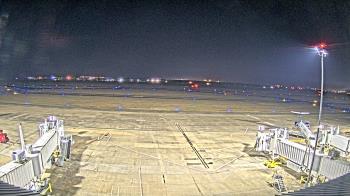 Weather camera view of Lake Charles Rgnl Arpt terminal bldg.