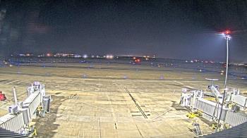 Weather camera view of Lake Charles Rgnl Arpt terminal bldg.