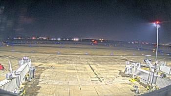 Weather camera view of Lake Charles Rgnl Arpt terminal bldg.